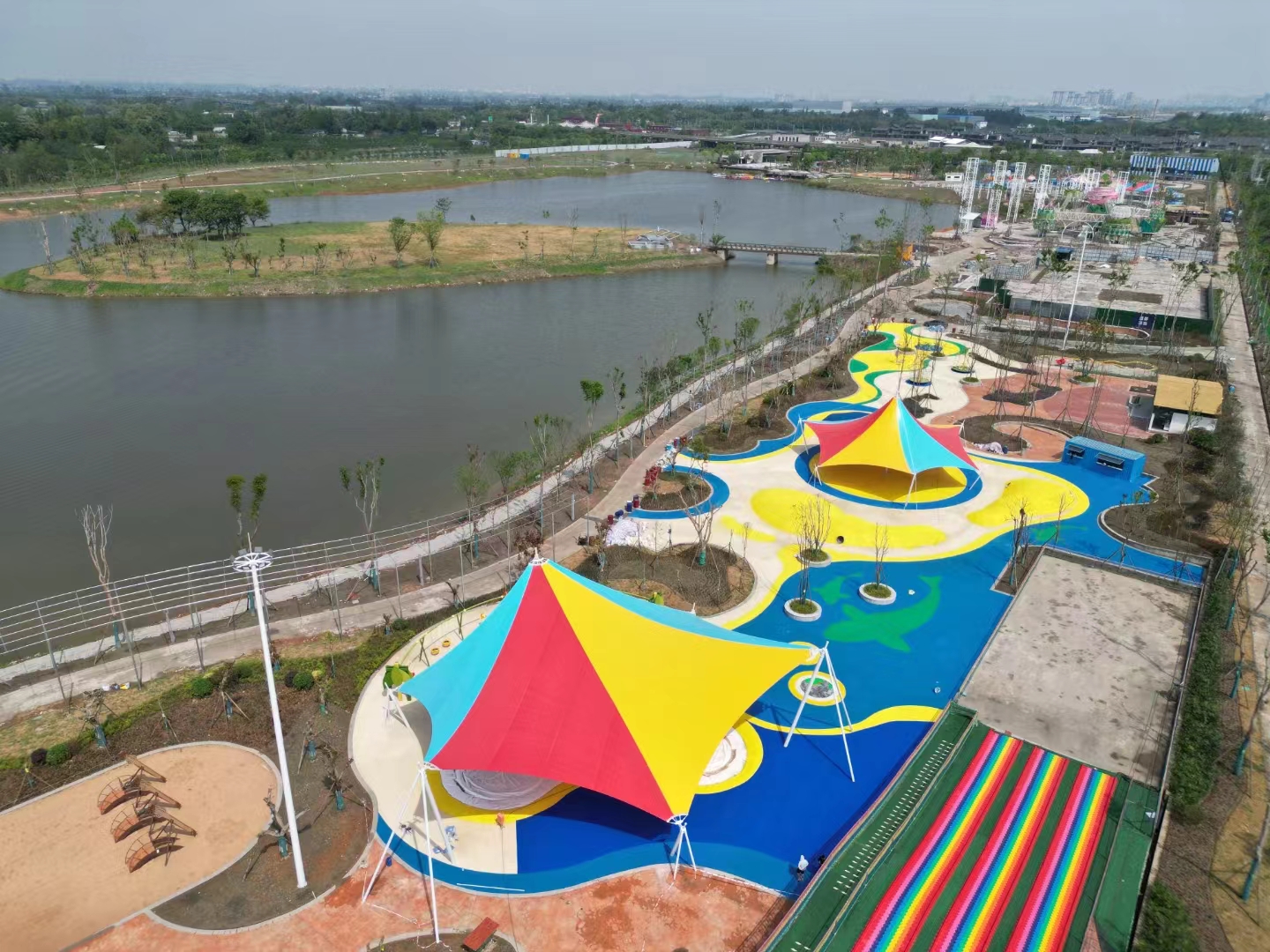 EPDM塑胶地坪.jpg